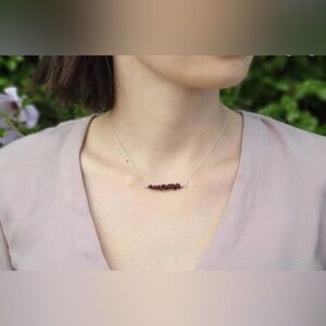 🌼🌸 Handmade Sterling Silver and Garnet stone bar short necklace